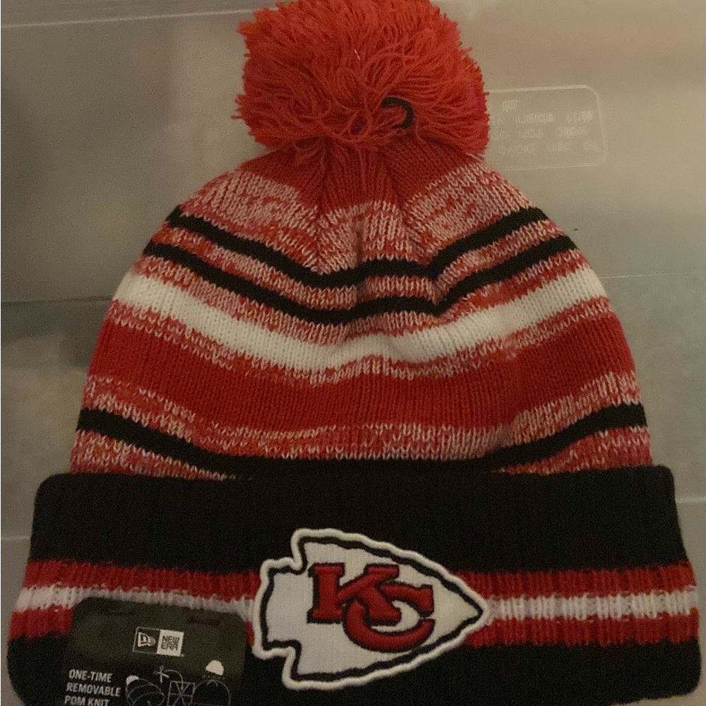 NFL NWT New Era Kansas City Chiefs Pom Beanie Red Black White